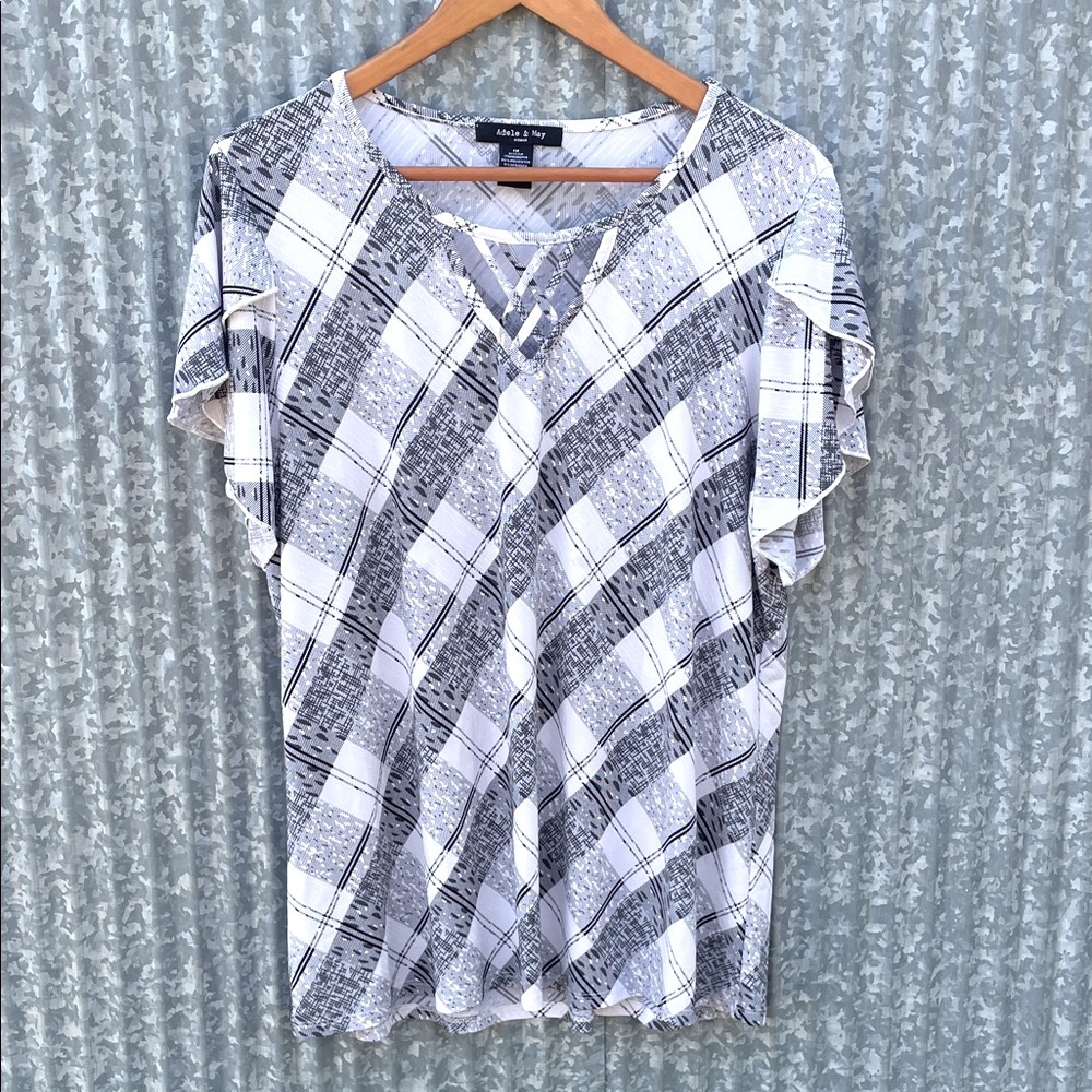 Adele & May Woman Black and White Plaid Blouse